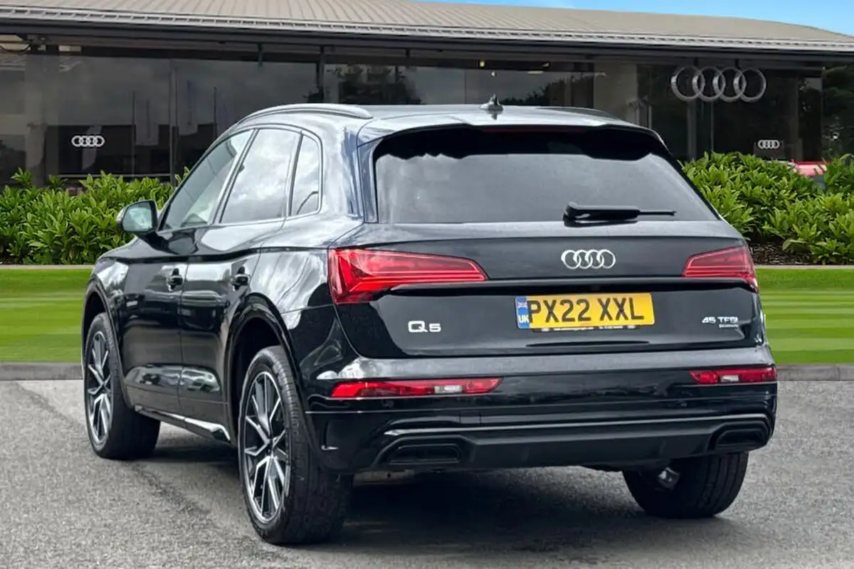 2022-audi-q5-20-45-tfsi-edition-1-sportback-big-1
