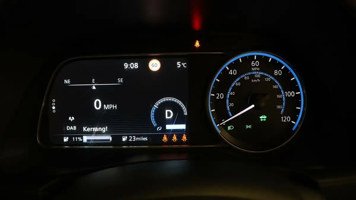 2022-nissan-leaf-e-e-tekna-59kwh-big-9