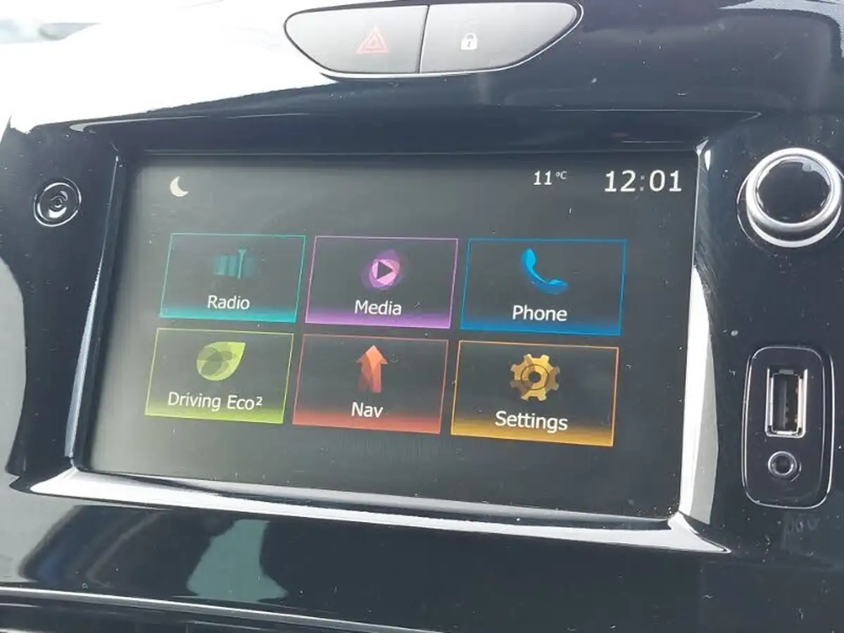 2019-renault-clio-09-tce-iconic-75ps-big-12