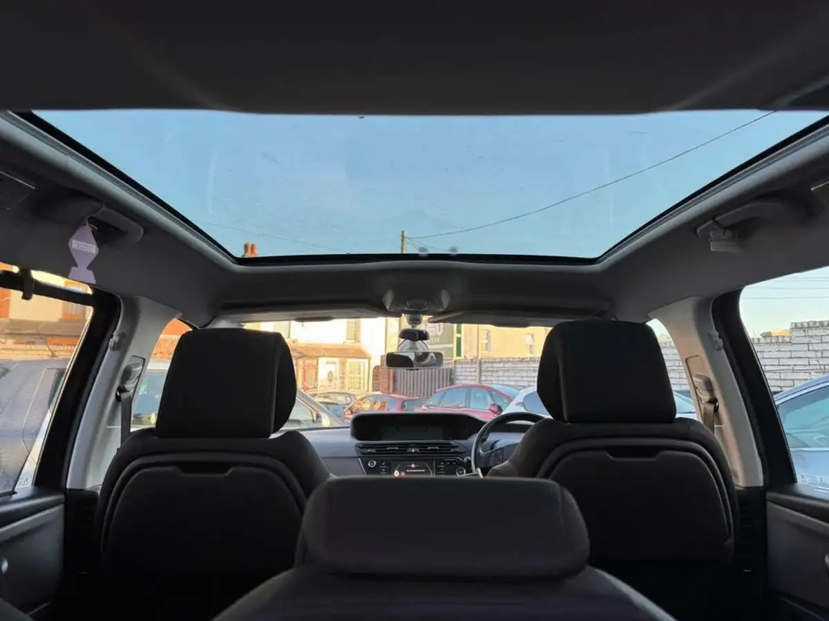 2016-citroen-c4-picasso-16bluehdi-vtr-100ps-big-12