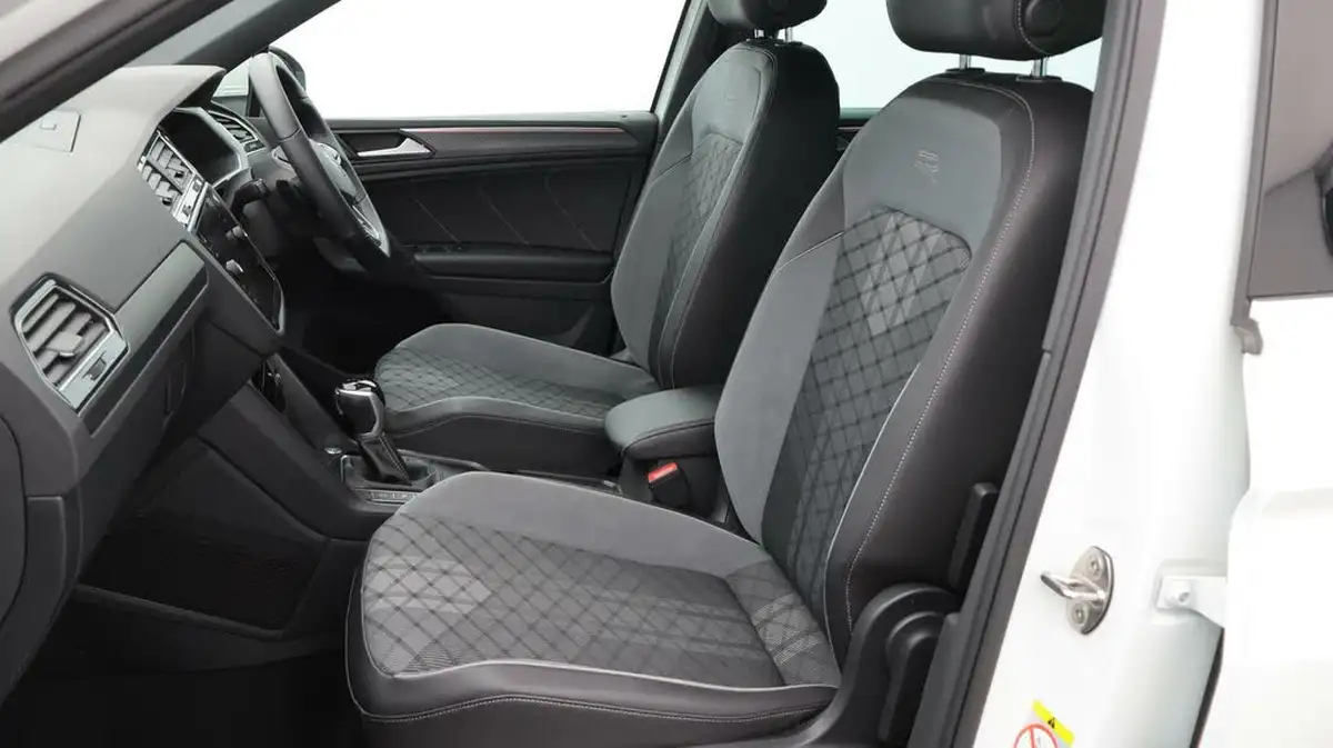 2021-volkswagen-tiguan-15-tsi-r-line-big-14