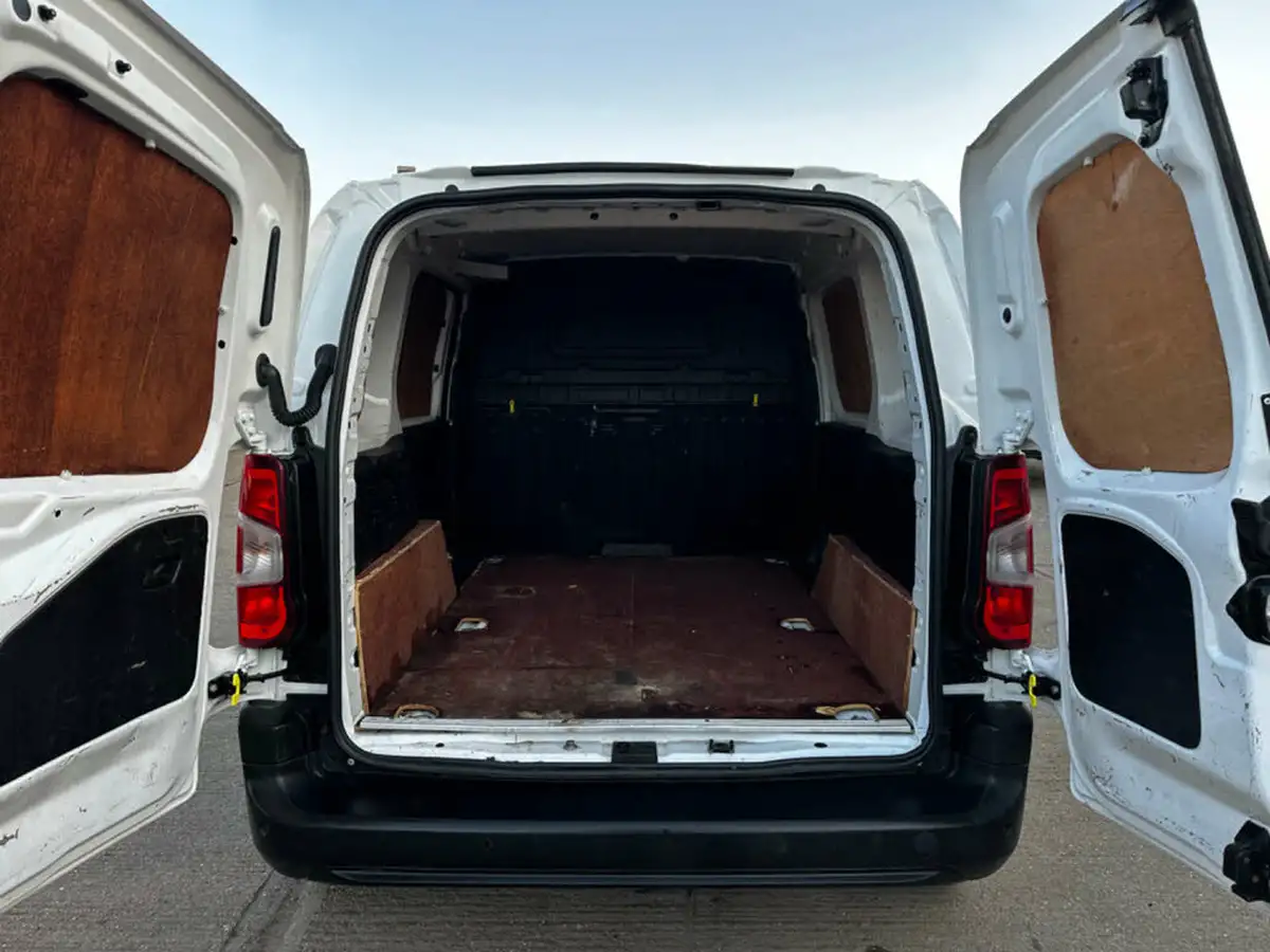 2019-citroen-berlingo-15bluehdi-1000-enterprise-100pseu6dt-e-panel-big-8