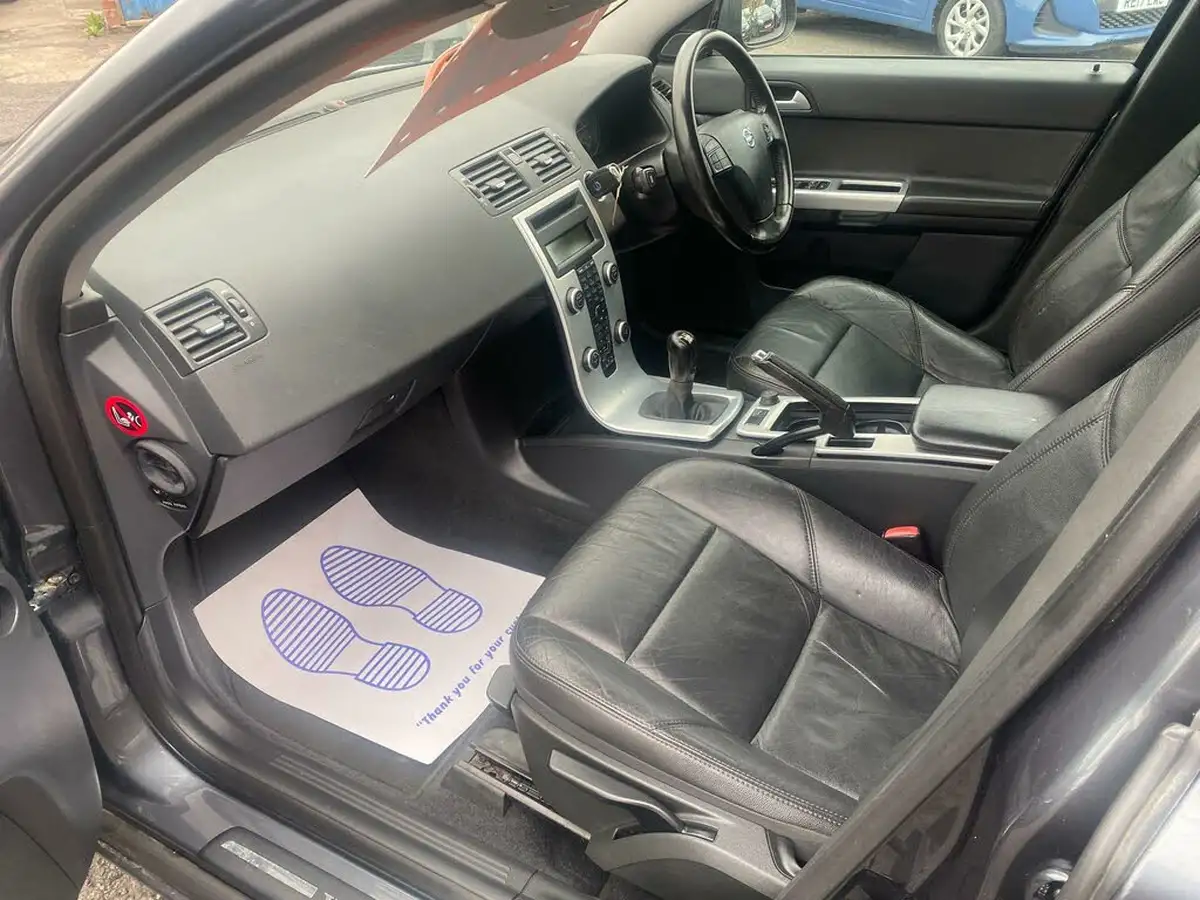 2010-volvo-v50-16td-drive-se-lux-109ps-ss-big-27
