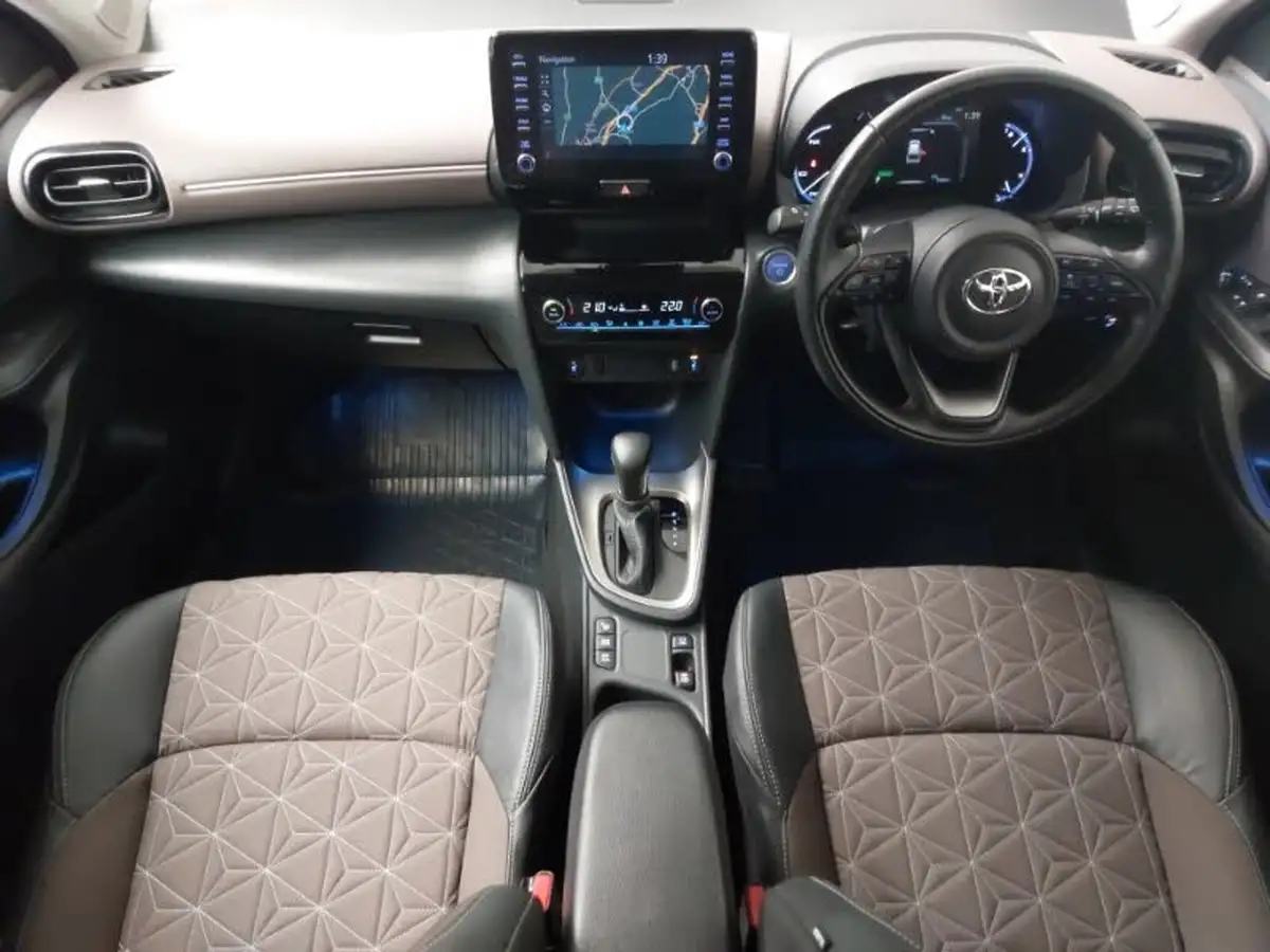 2022-toyota-yaris-cross-15-vvt-i-excel-awd-i-big-2