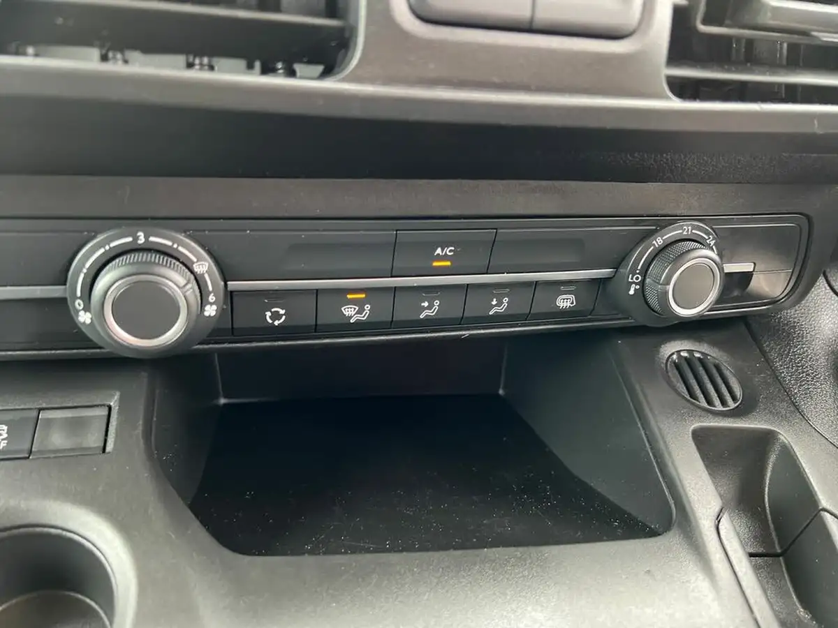2021-vauxhall-combo-15cdti-dynamic-2300-100pseu6dt-l1h1-panel-big-23