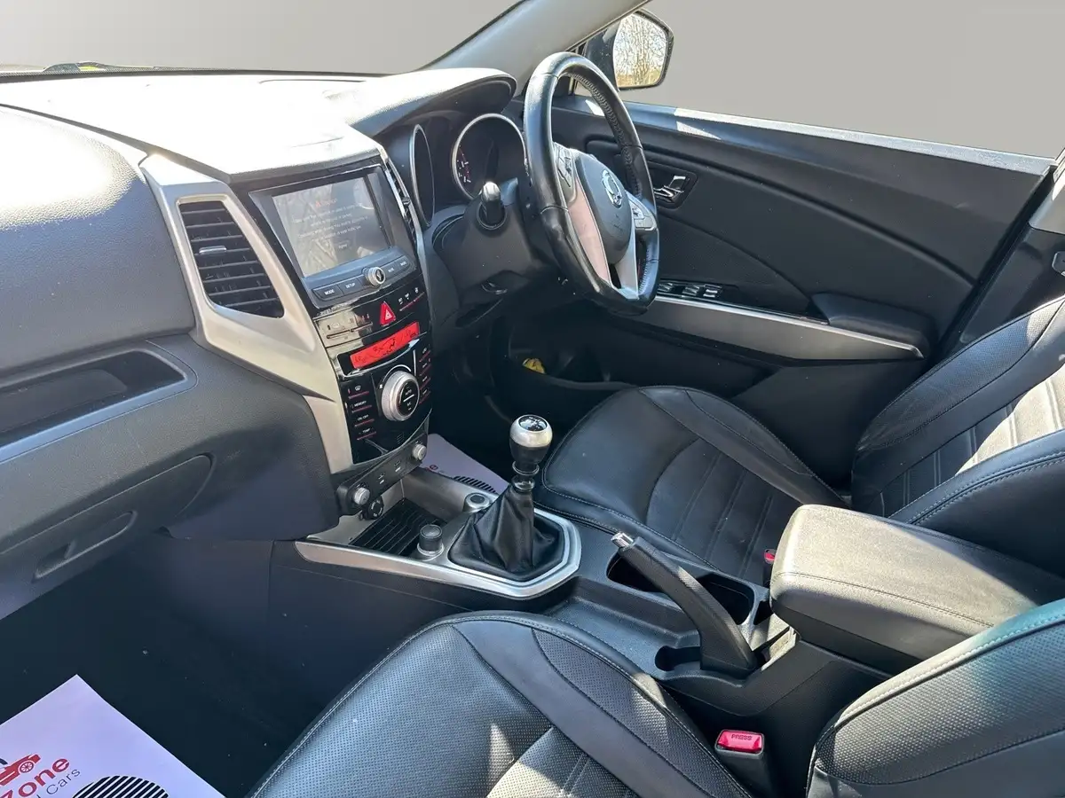 2016-kgm-ssangyong-tivoli-16-ex-big-10