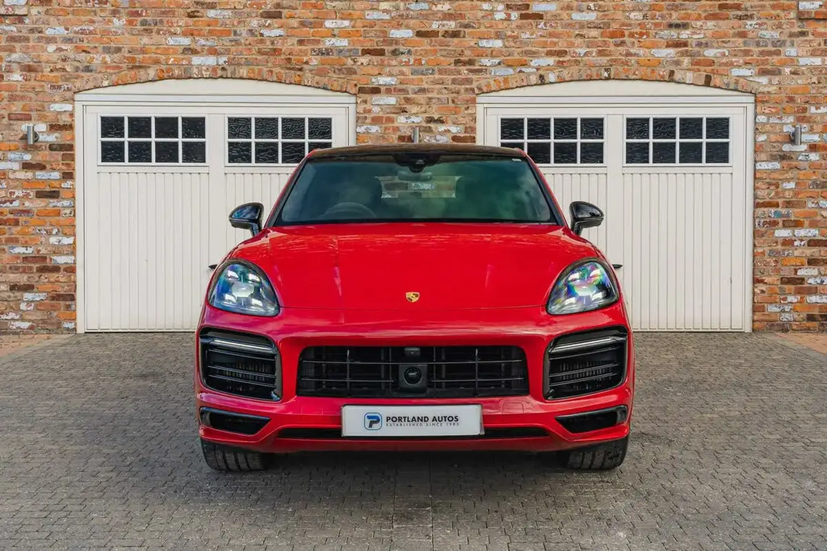 2022-porsche-cayenne-40-v8-gts-coupe-big-5
