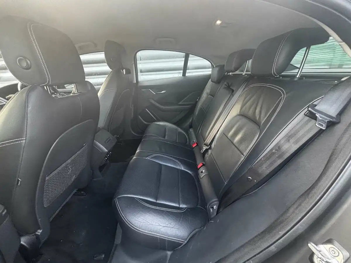 2019-jaguar-i-pace-ev400-se-big-14