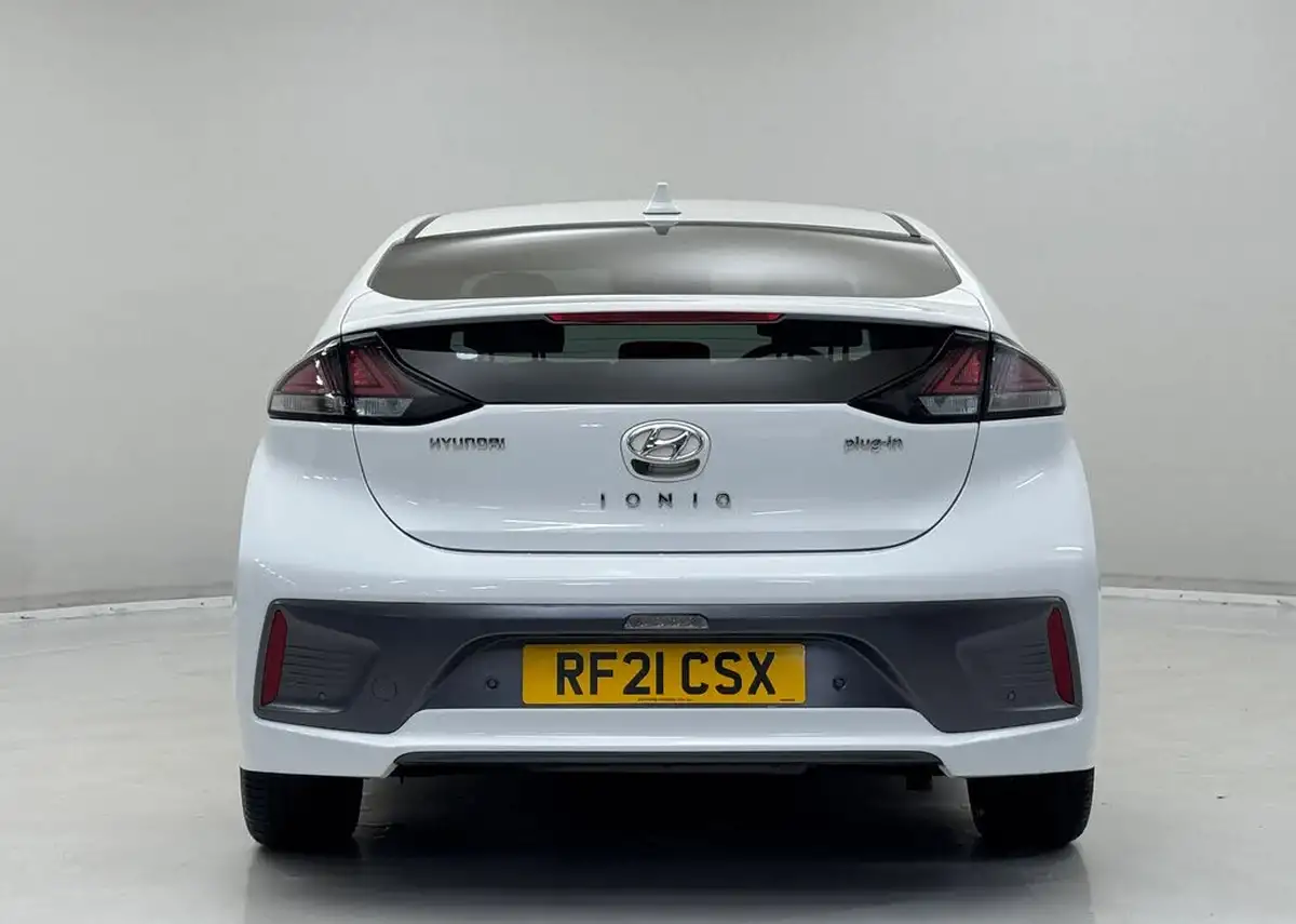2021-hyundai-ioniq-16-gdi-premium-se-plug-in-hybrid-sunroof-big-10