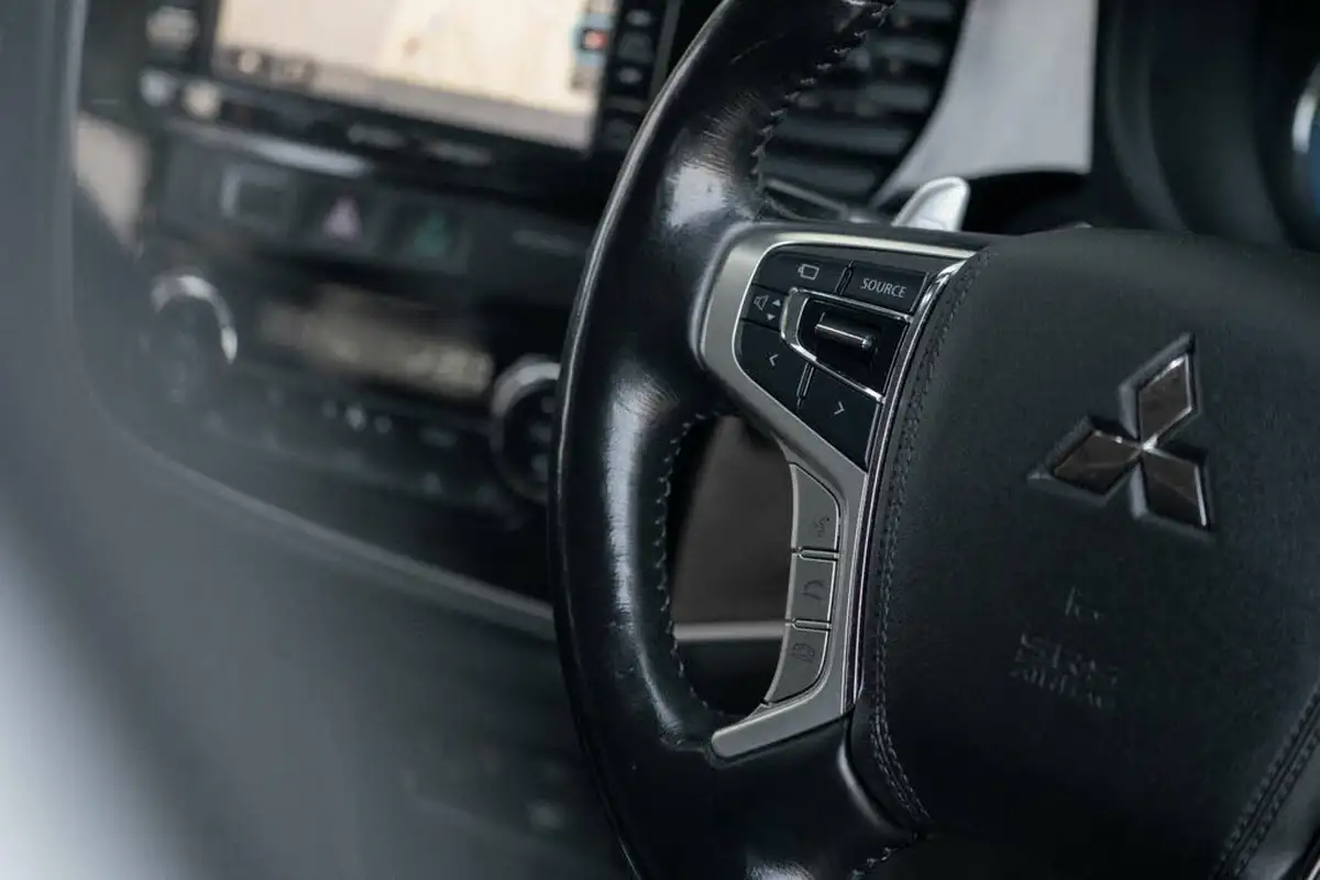 2016-mitsubishi-outlander-20-gx5hs-phev-big-30