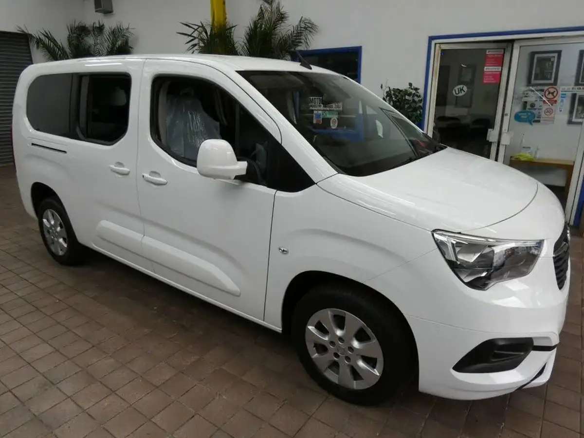 2021-vauxhall-combo-life-15-se-xl-100ps-big-35