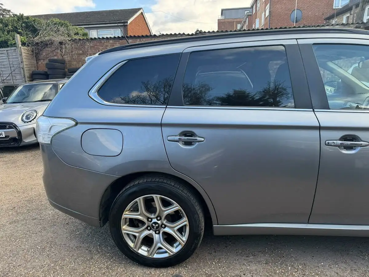 2014-mitsubishi-outlander-20-gx4h-big-14