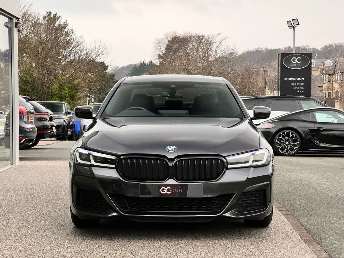 2022-bmw-5-series-20td-520d-xdrive-m-sport-mht-saloon-4d-big-2