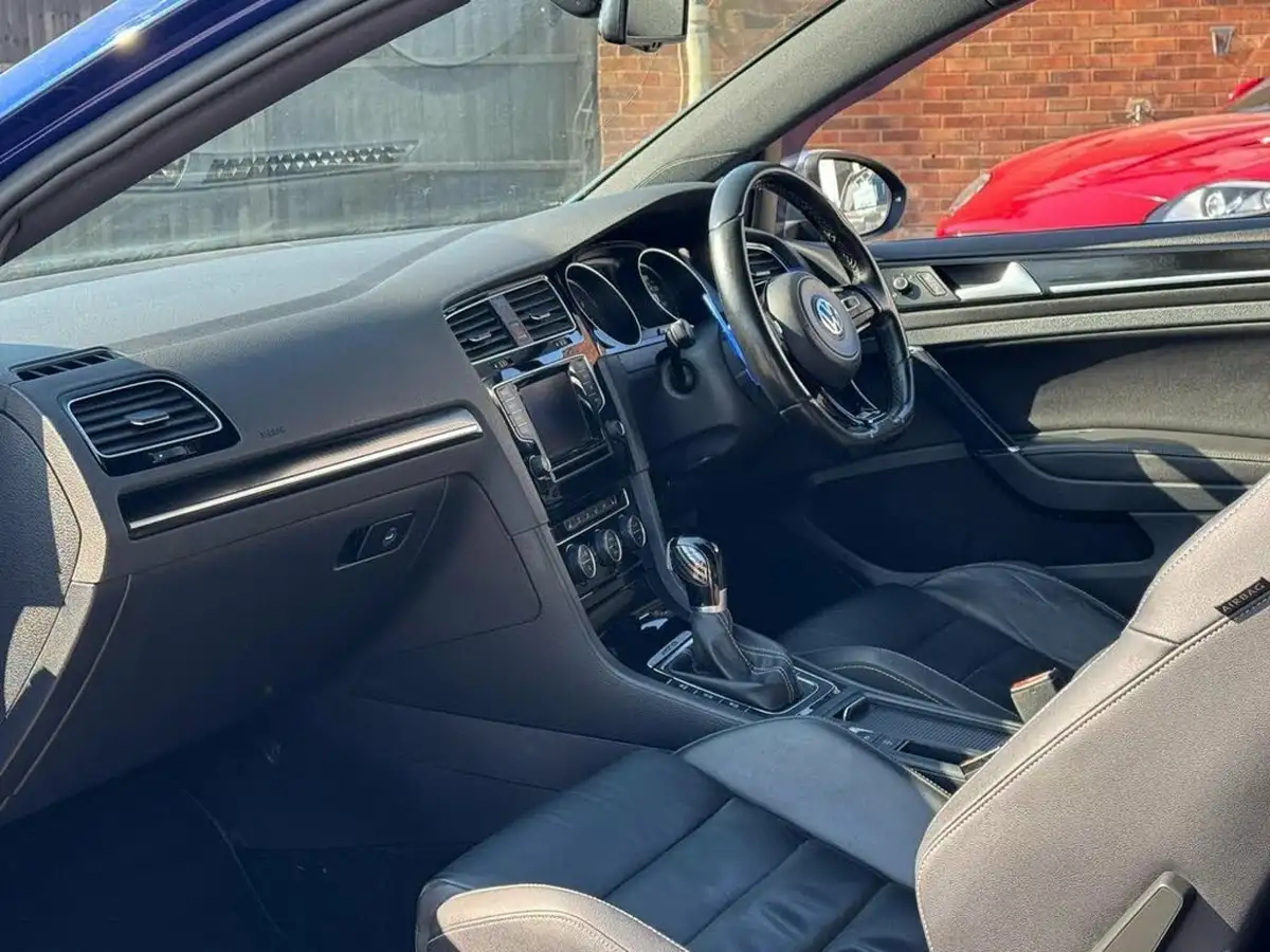 2014-volkswagen-golf-20-tsi-r-bmtss-3d-dsg-big-17