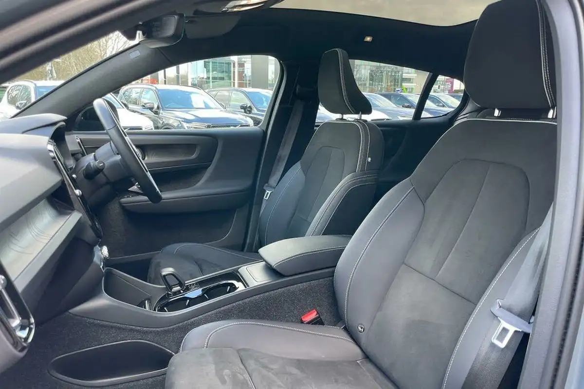 2022-volvo-c40-e-twin-recharge-pro-big-26
