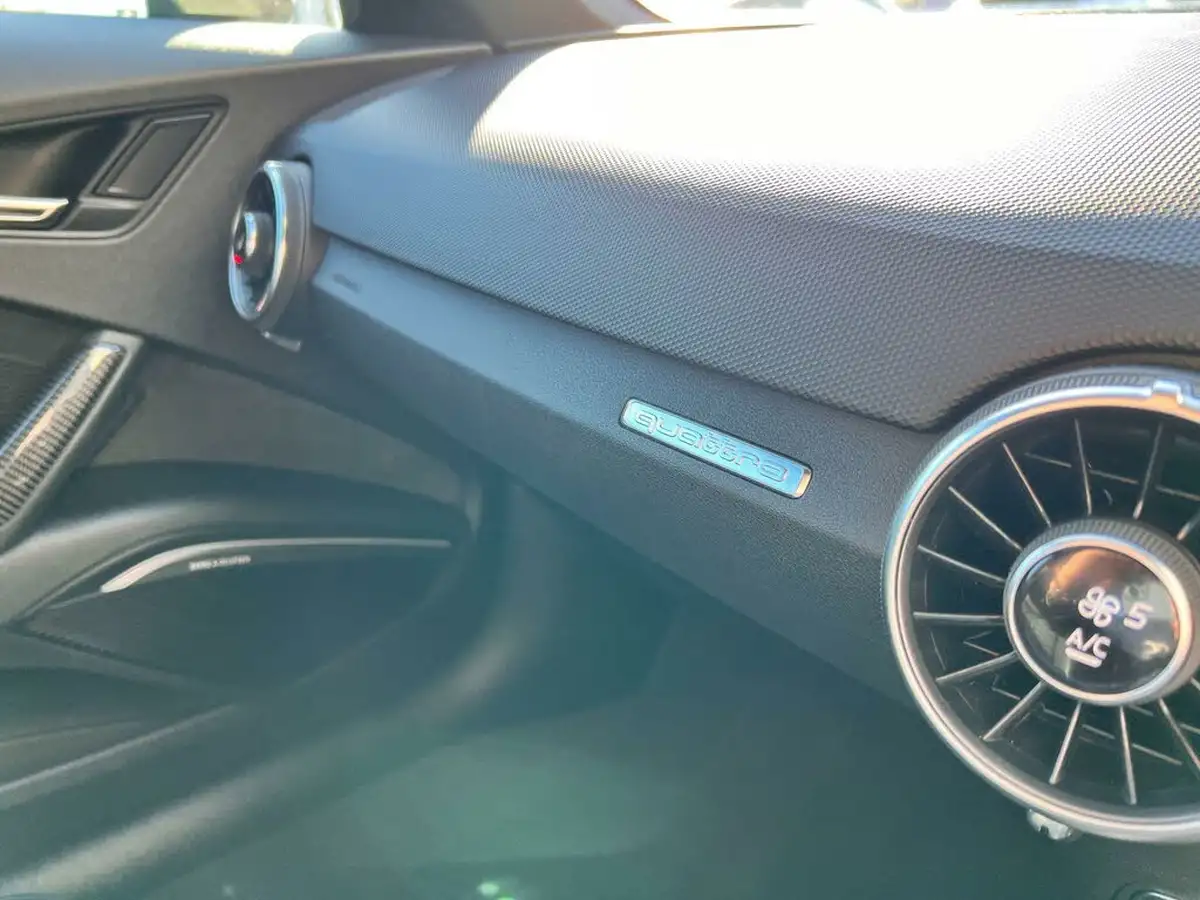 2020-audi-tt-roadster-25-tfsi-rs-audi-sport-edition-big-55