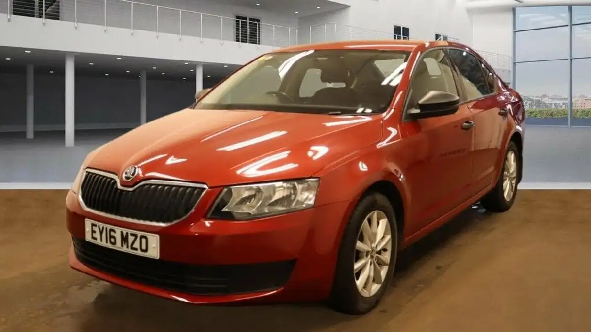 2016-skoda-octavia-16tdi-hatchback-dsg-big-5