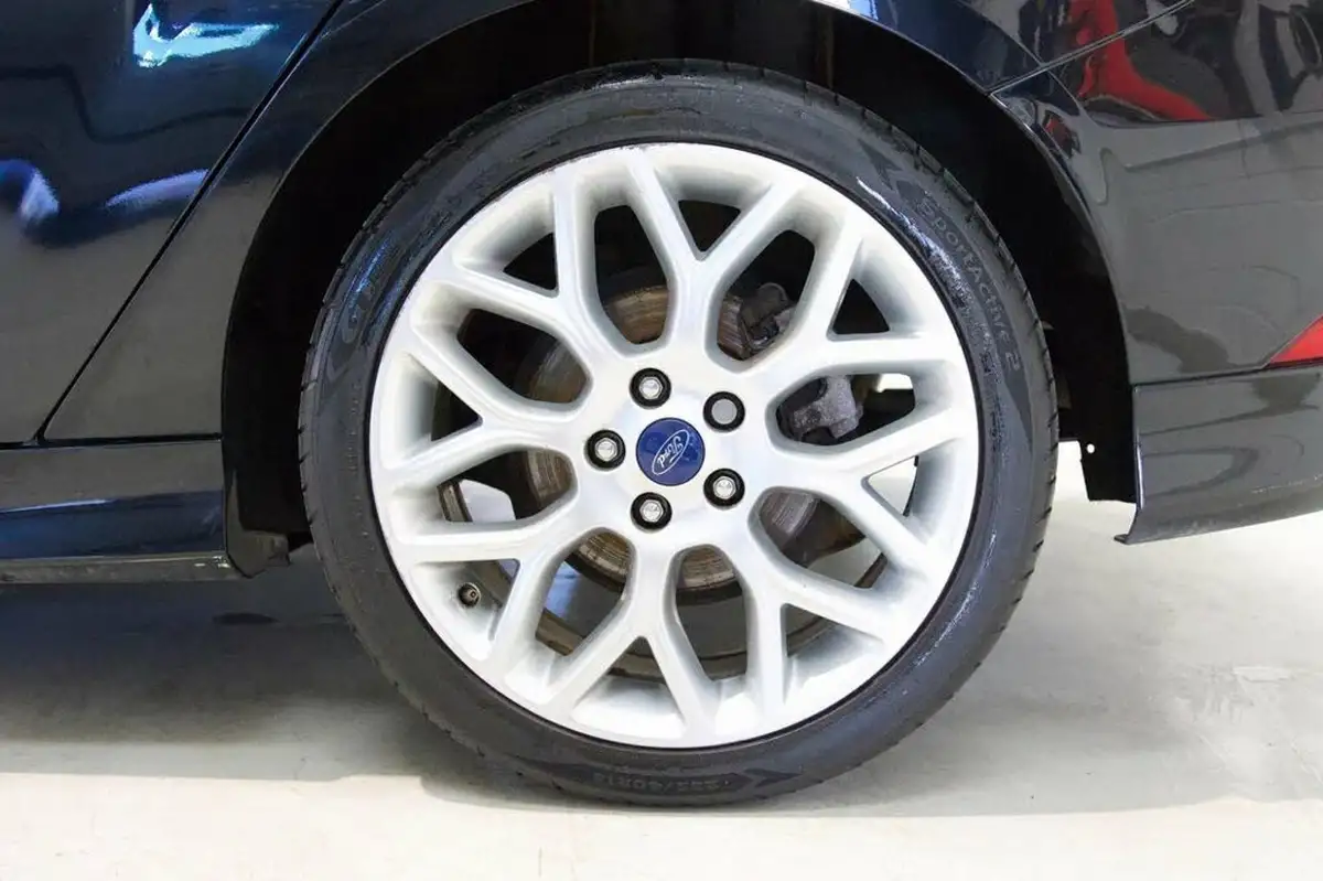 2017-ford-focus-10t-st-line-125ps-hatchback-big-28