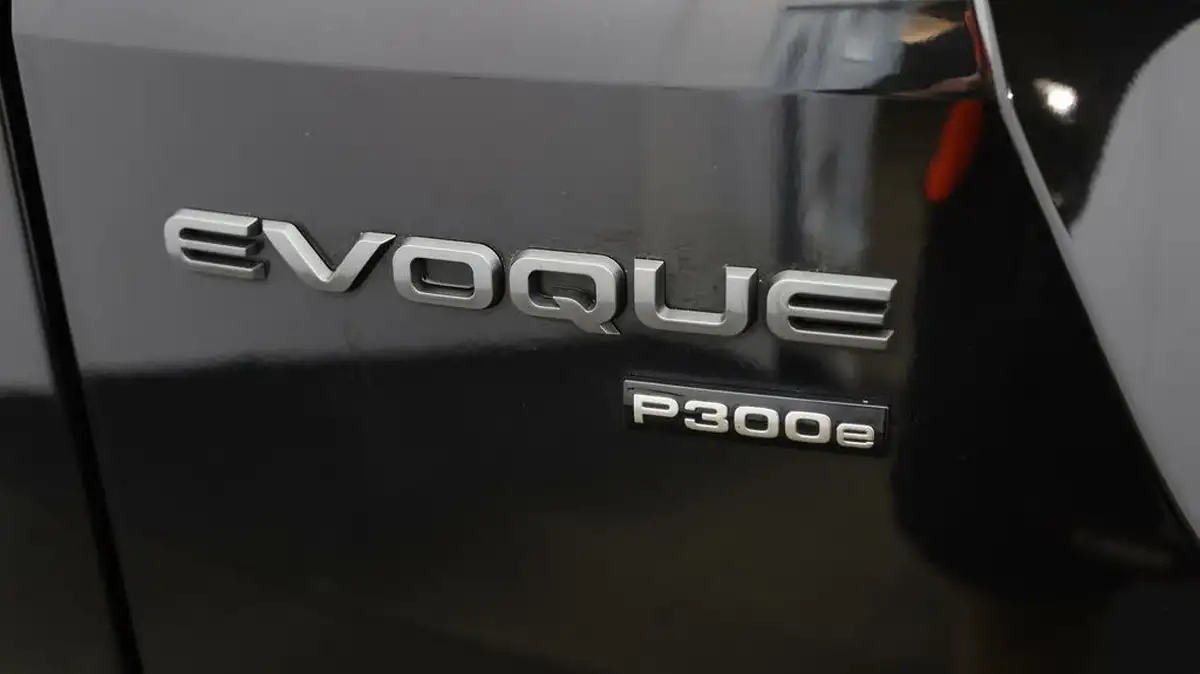 2022-land-rover-range-rover-evoque-15-p300e-r-dynamic-se-big-19