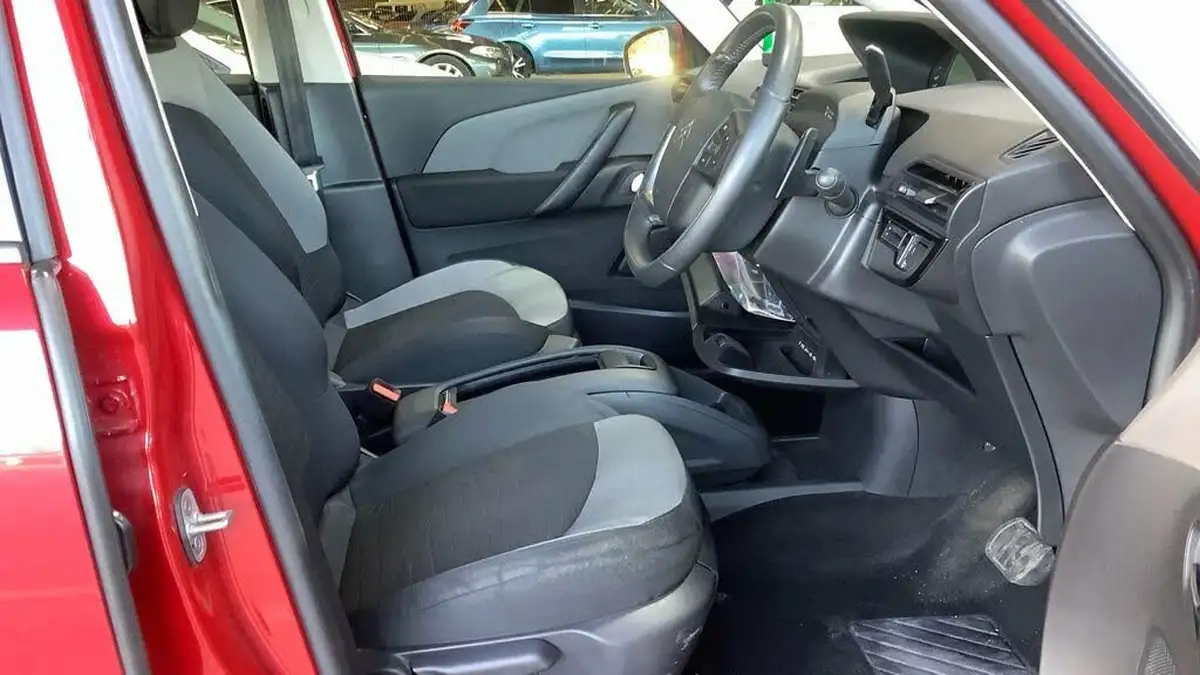 2015-citroen-grand-c4-picasso-16bluehdi-vtr-120ps-eat6-big-10