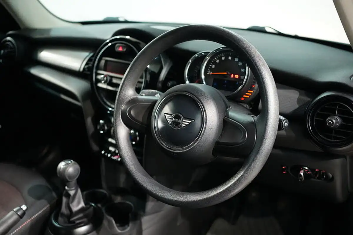 2016-mini-cooper-15-cooper-ss-hatchback-5d-big-37