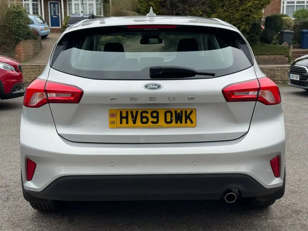 2019-ford-focus-10t-titanium-hatchback-big-4
