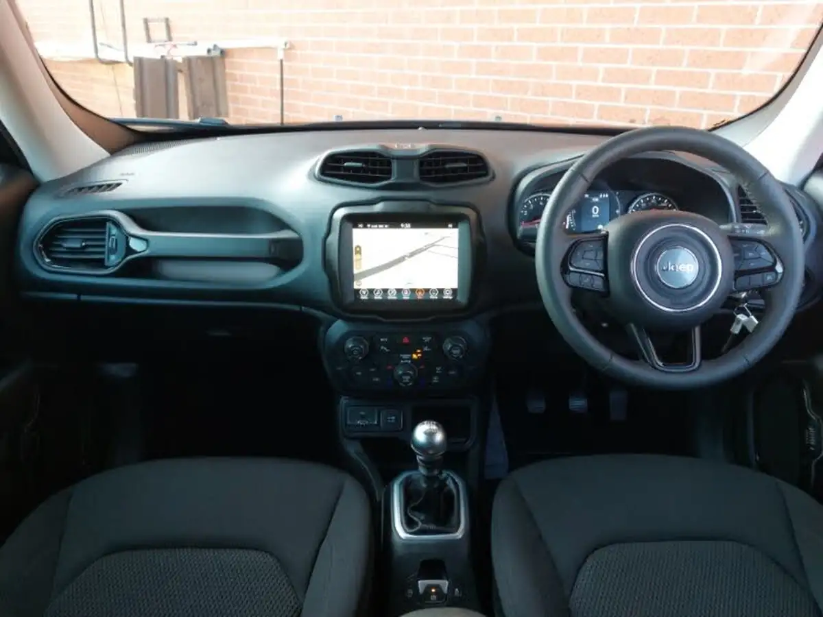 2021-jeep-renegade-10-gse-night-eagle-big-2