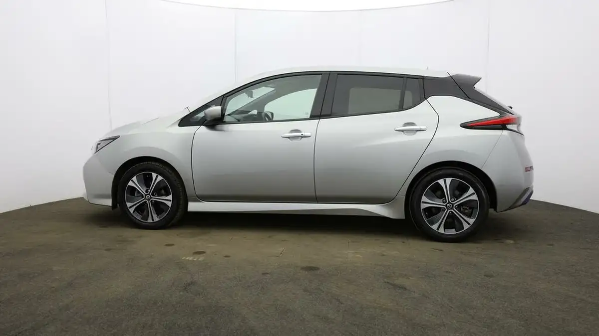 2021-nissan-leaf-e-tekna-big-3