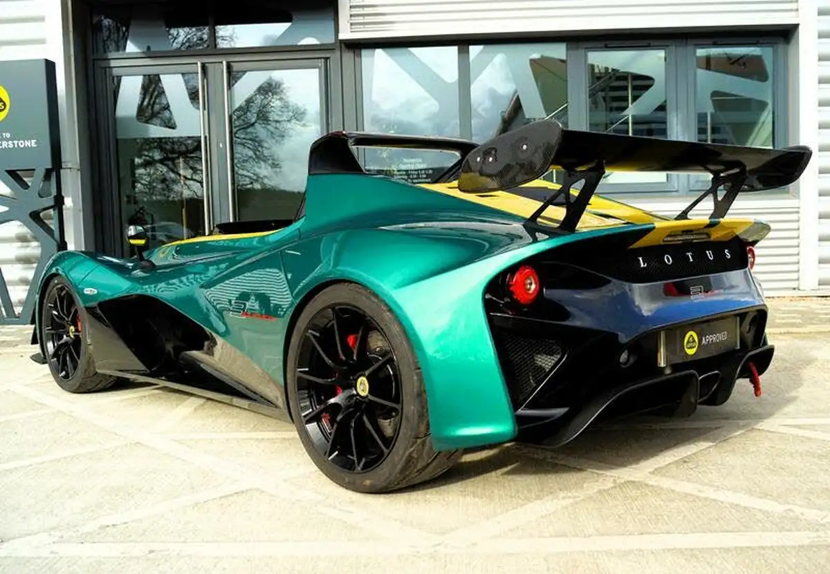 2017-lotus-3-eleven-35-road-big-1