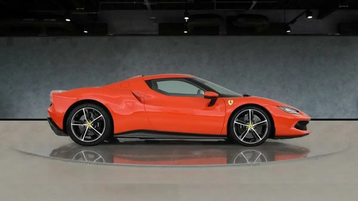 2022-ferrari-296-gtb-big-14