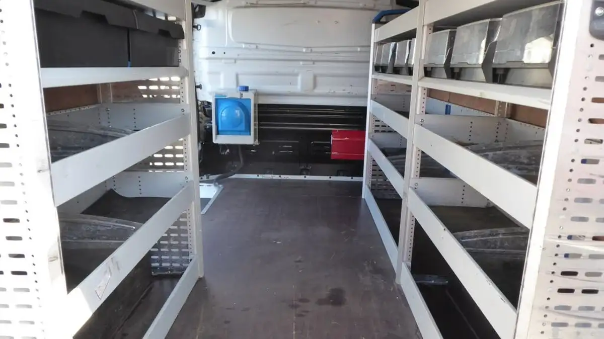 2018-renault-trafic-16dci-ll29-120-business-e6-panel-van-big-14