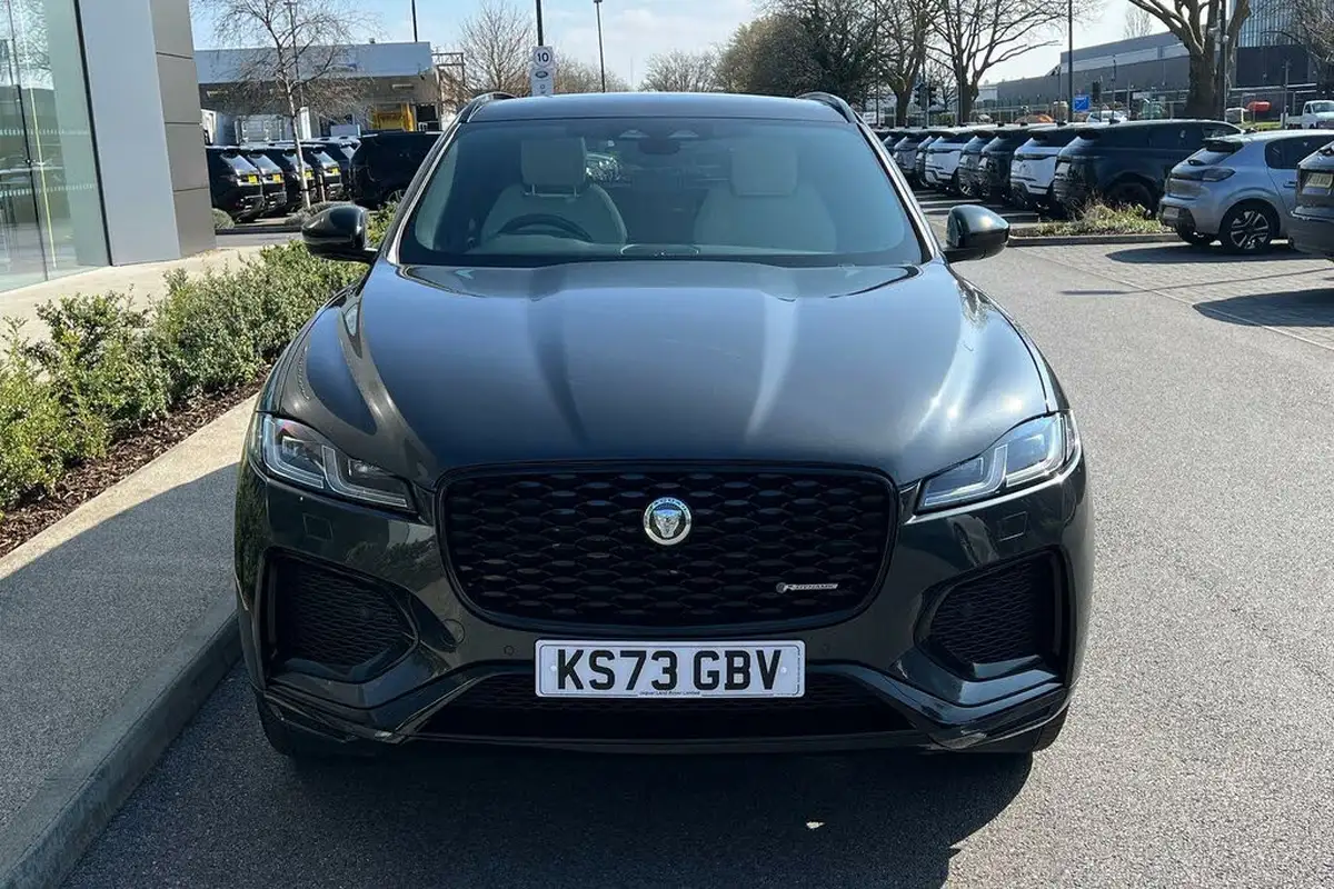 2023-jaguar-f-pace-20-d200-r-dynamic-se-black-big-15