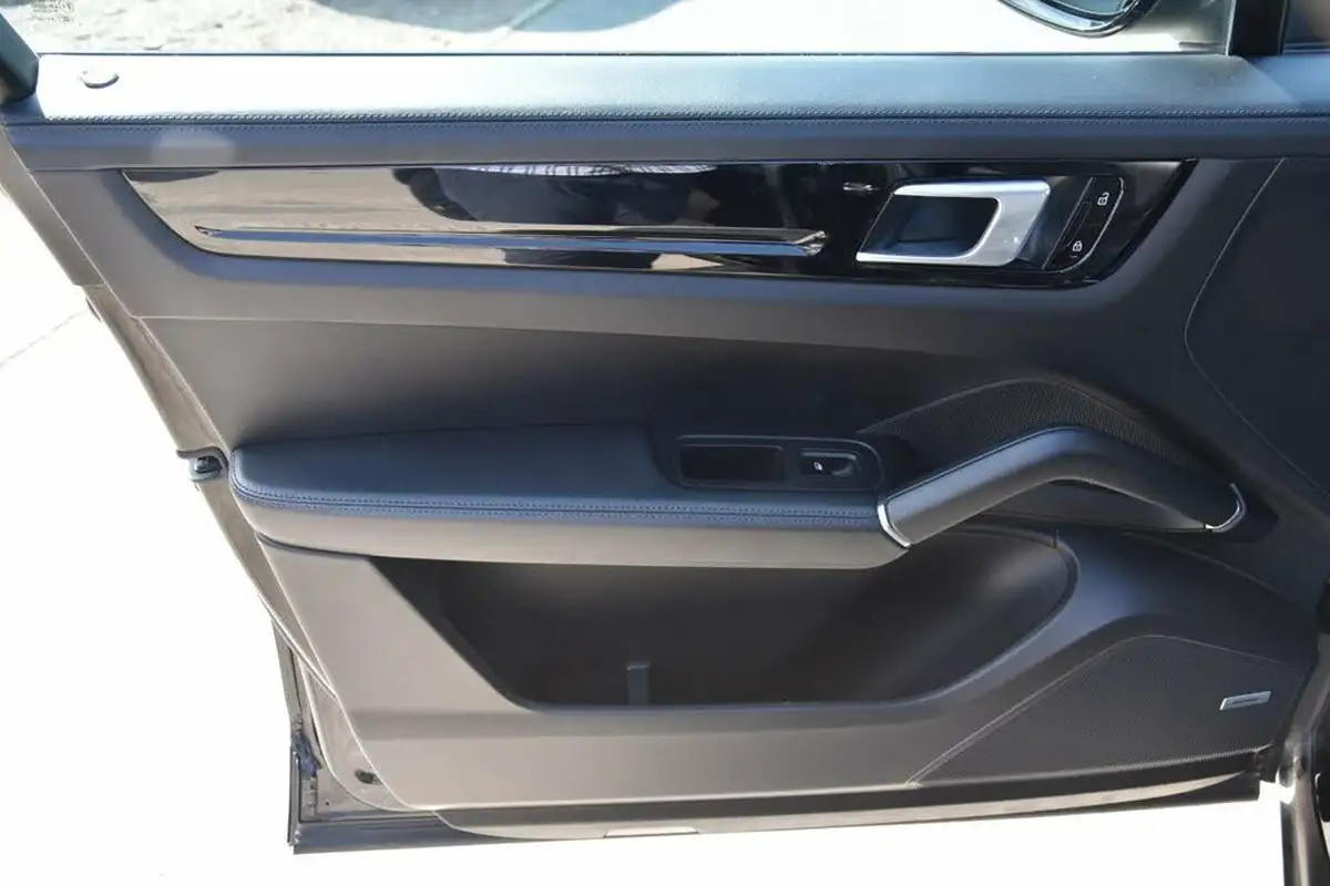 2019-porsche-cayenne-30-v6-e-hybrid-e-hybrid-coupe-big-49