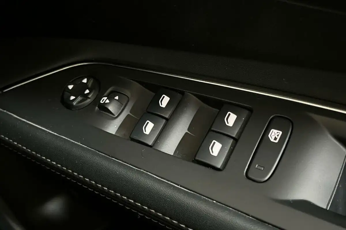 2019-peugeot-3008-suv-15-bluehdi-allure-big-38