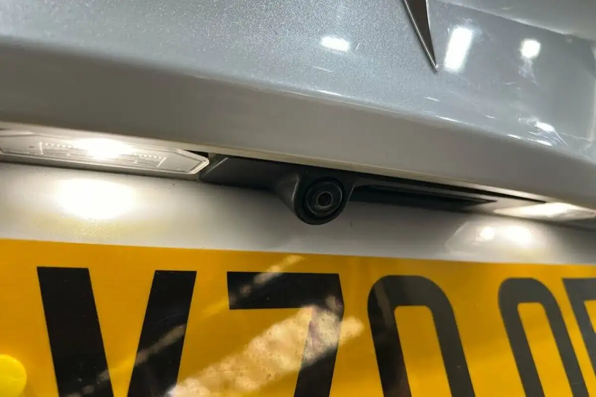 2020-tesla-model-3-e-long-range-big-19