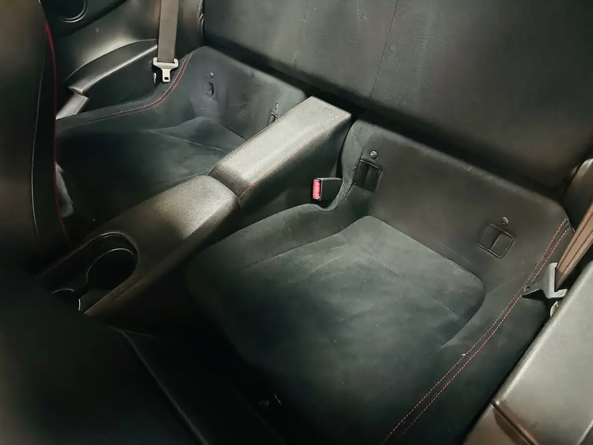 2015-toyota-gt86-big-11