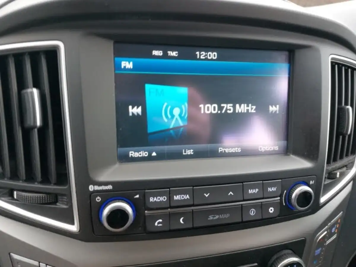 2019-hyundai-i800-25crdi-se-nav-136ps-big-9