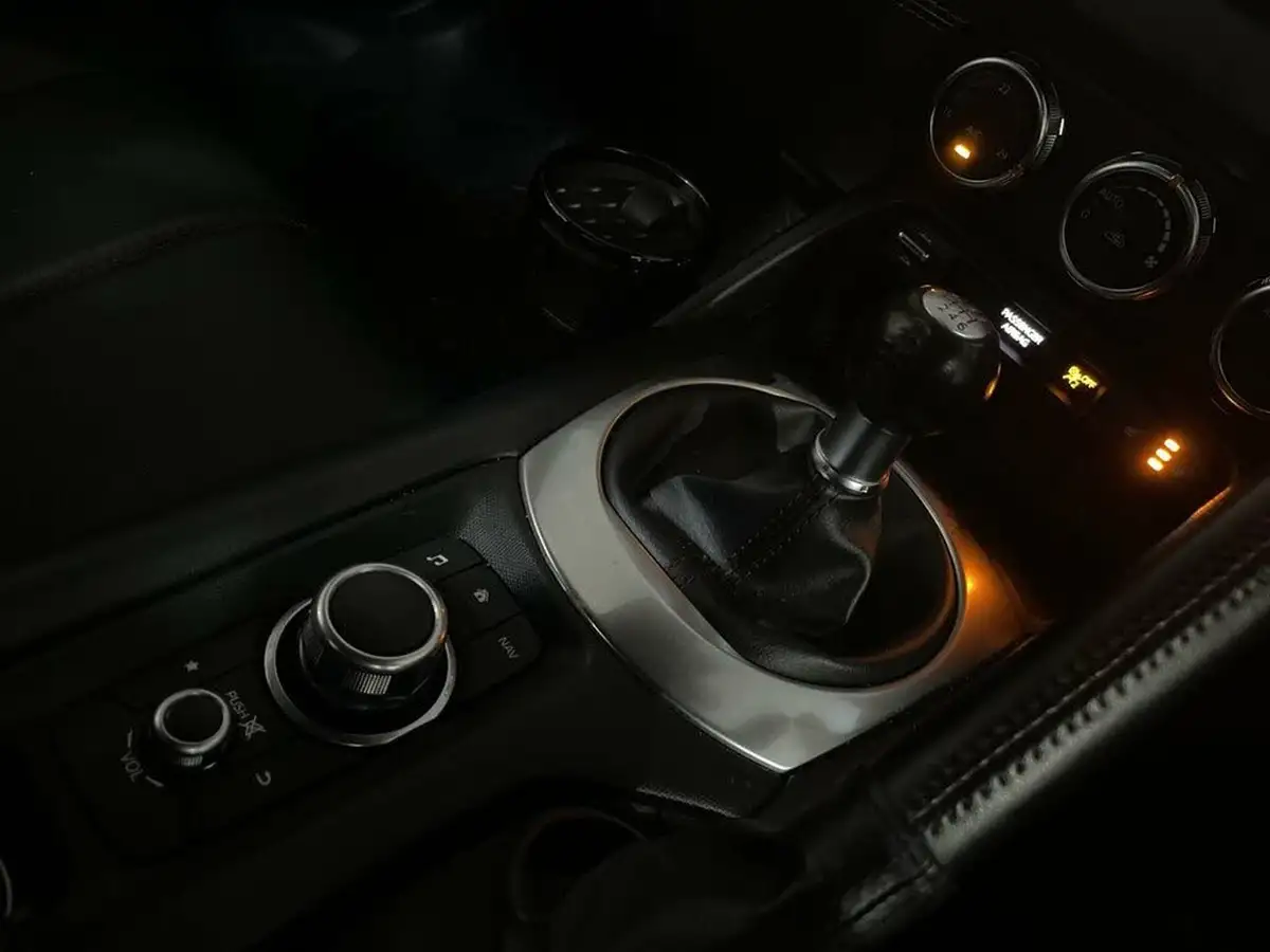 2019-mazda-mx-5-20-sport-nav-ss-rf-big-30