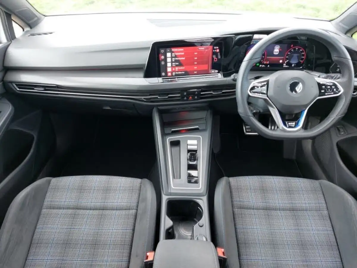 2021-volkswagen-golf-14-tsi-gte-big-2