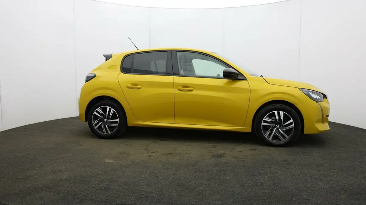2023-peugeot-208-12-puretech-allure-premium-130ps-eat8-big-49