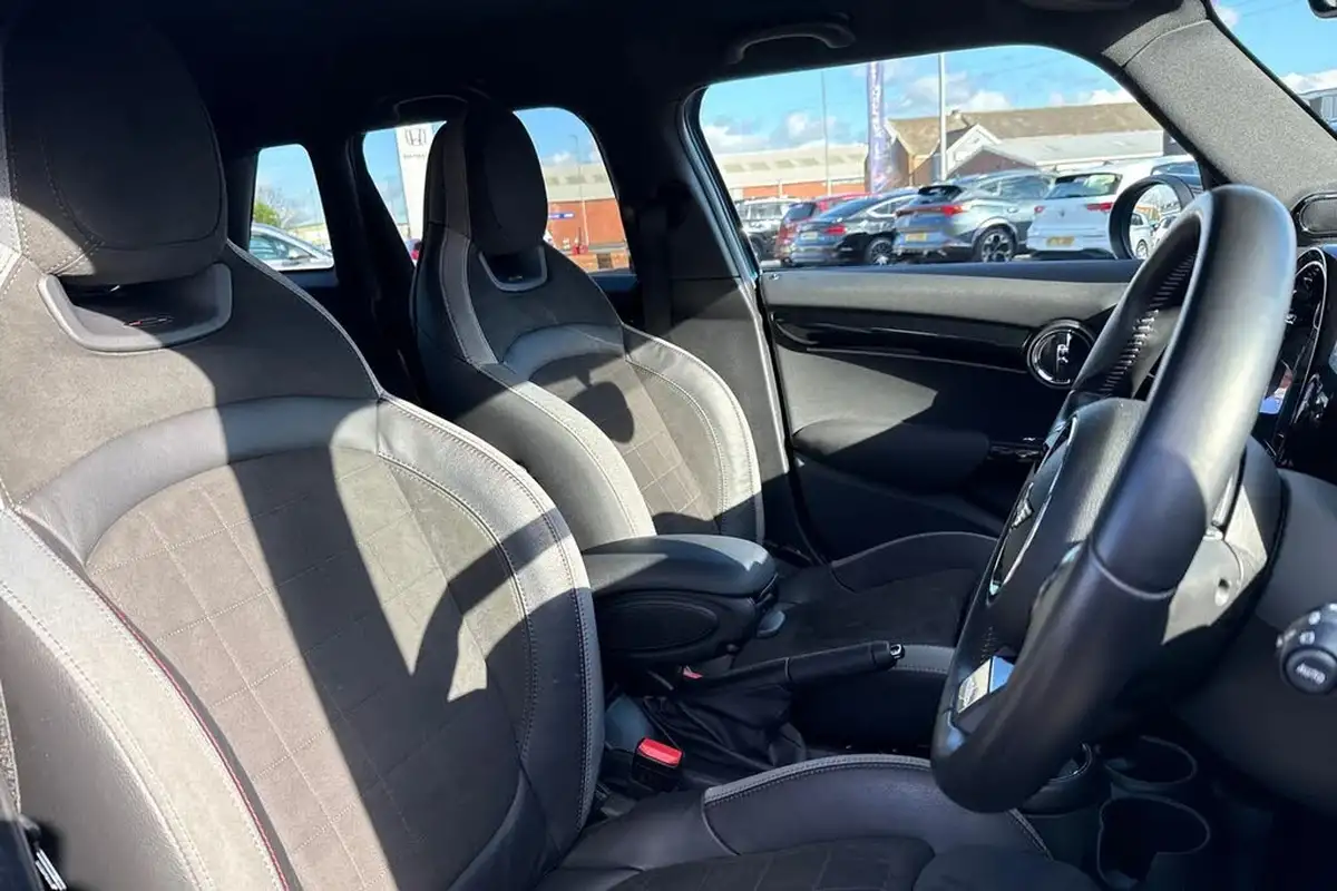 2021-mini-cooper-15-cooper-sport-hatchback-5d-auto-big-23