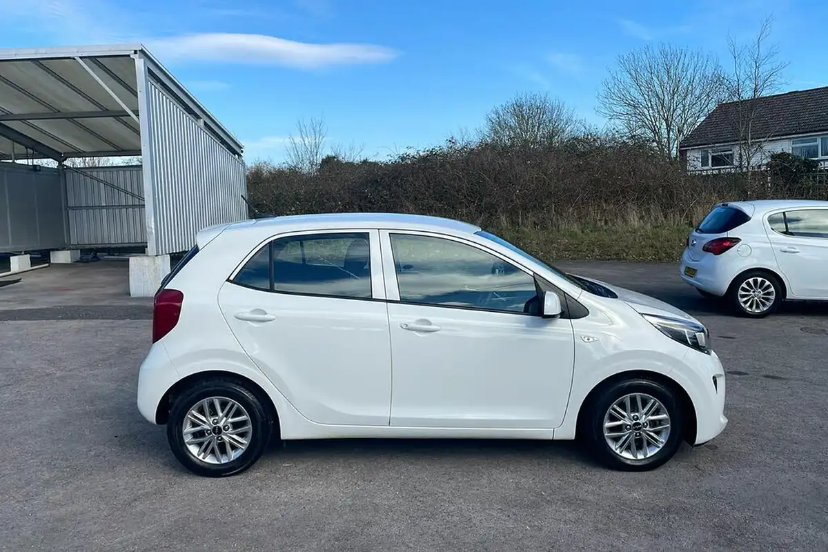 2023-kia-picanto-10-2-auto-seq-big-5