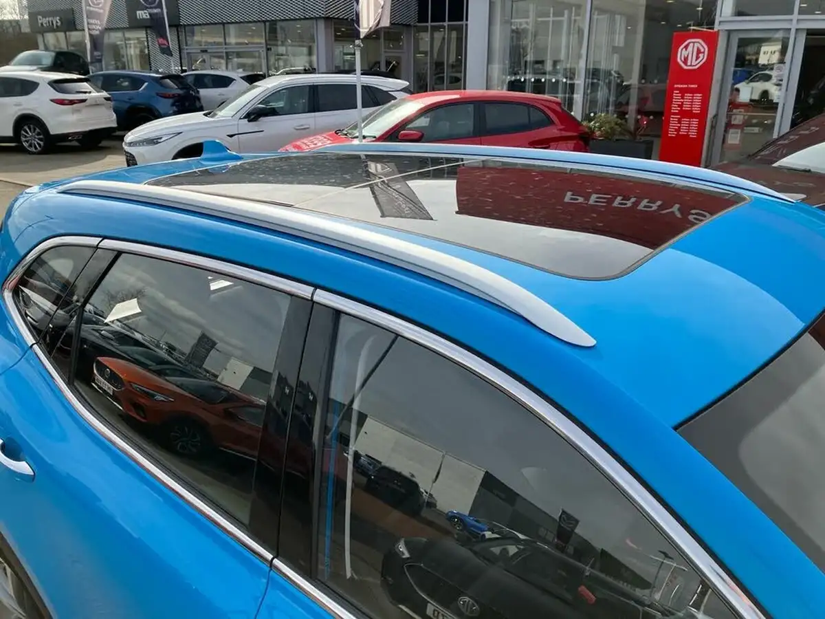 2022-mg-hs-15t-gdi-exclusive-162ps-big-38