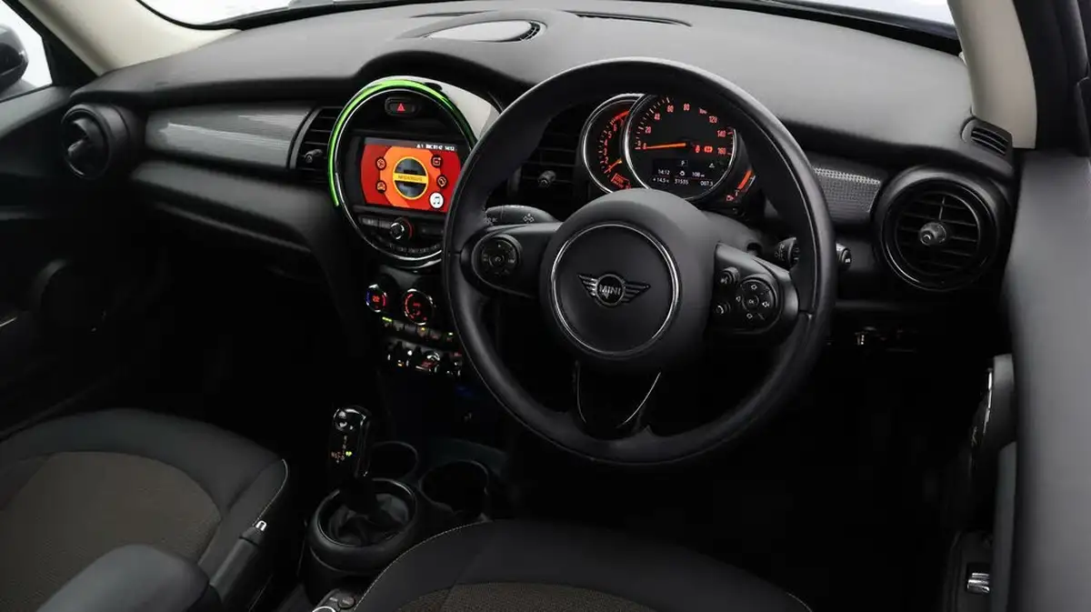 2020-mini-cooper-15-cooper-classic-hatchback-3d-auto-big-8