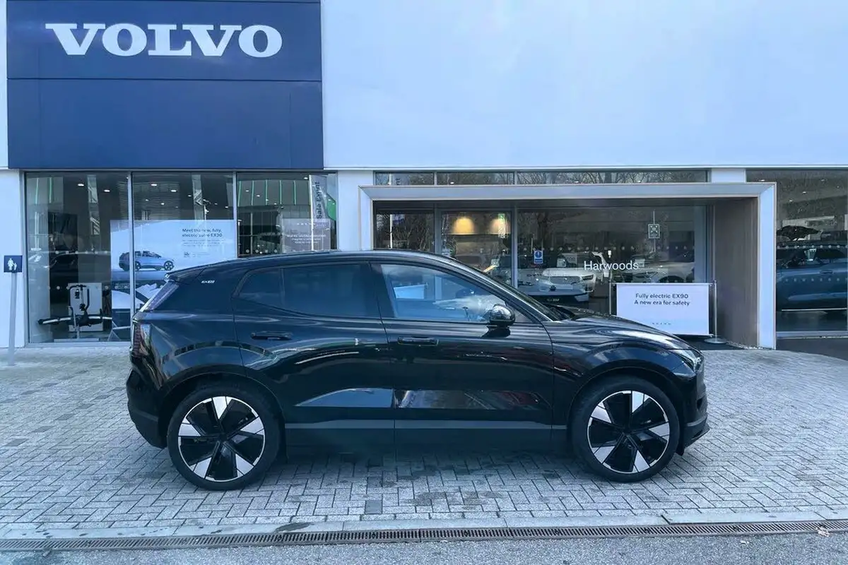 2024-volvo-ex30-e-single-motor-ultra-big-1