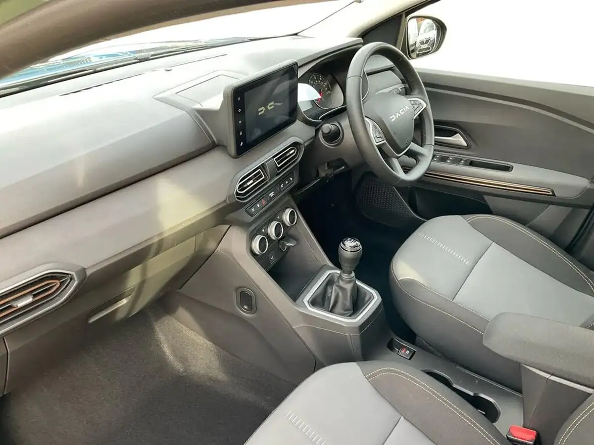 2023-dacia-sandero-stepway-10-tce-essential-90bhp-big-2