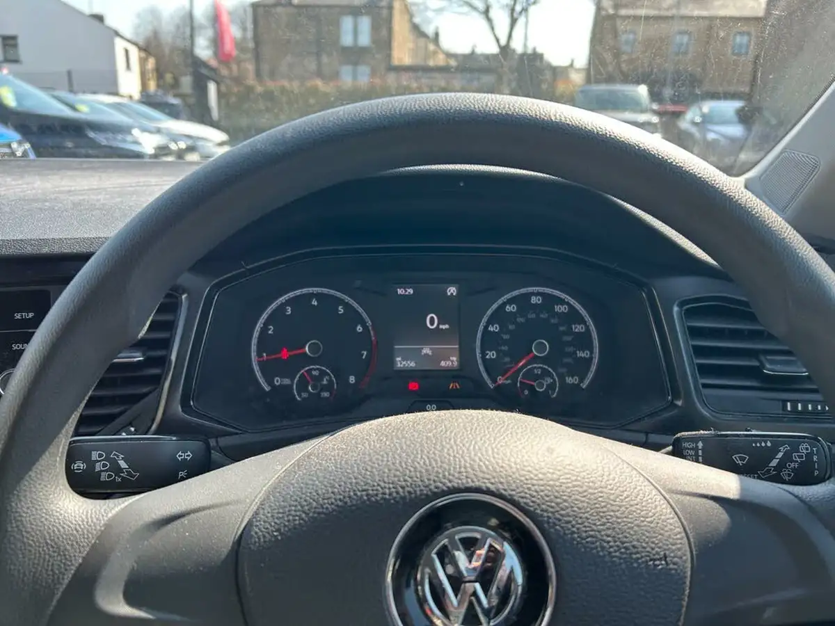 2019-volkswagen-t-roc-10-tsi-s-big-10