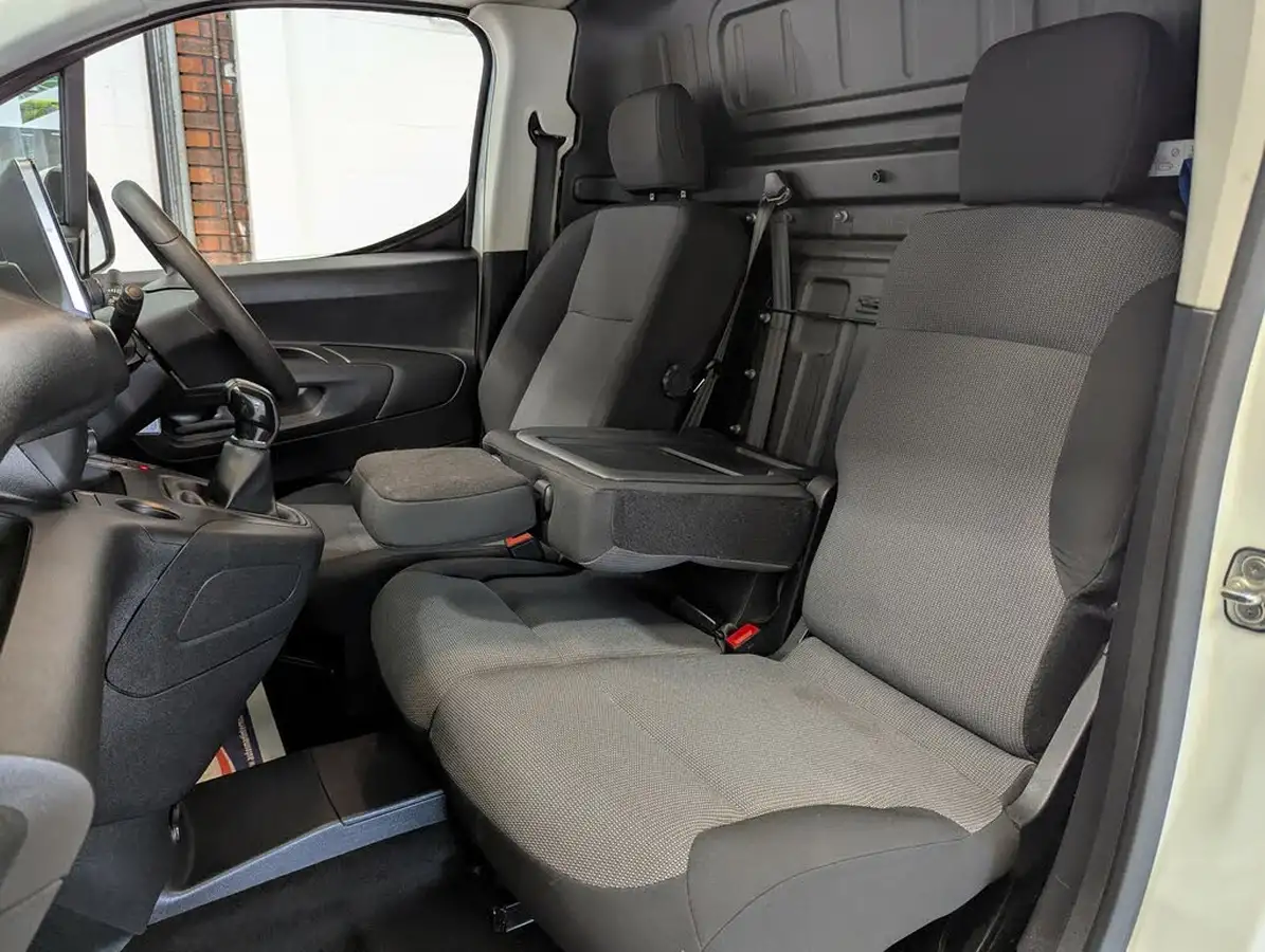 2021-vauxhall-combo-15cdti-sportive-2300-100pseu6dt-l1h1-panel-big-6