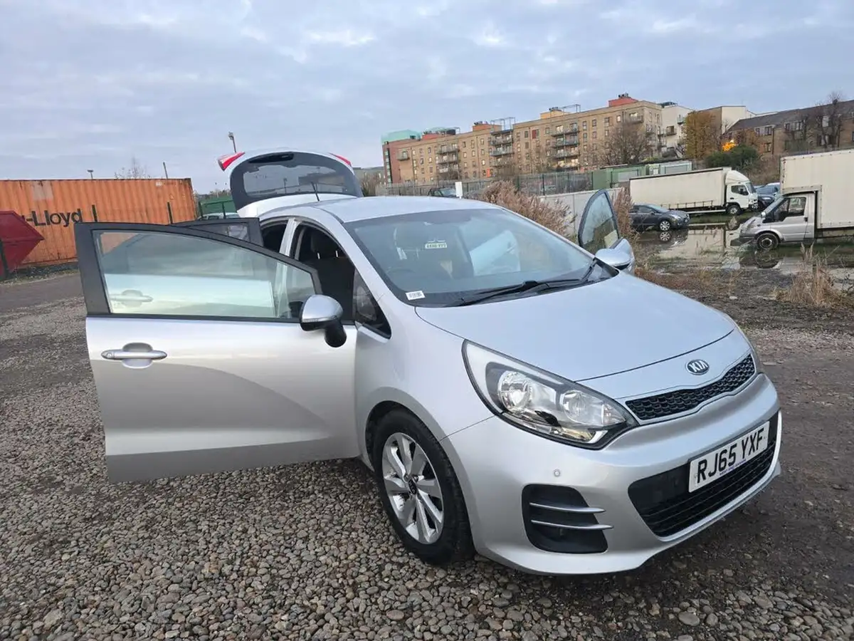 2015-kia-rio-14-2-5d-isg-big-14