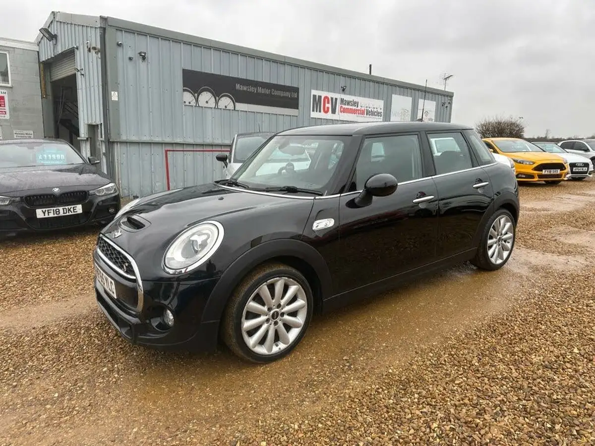 2015-mini-cooper-20-cooper-s-5d-big-0